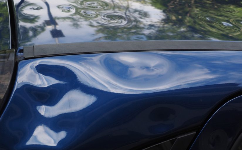 Miałeś stłuczkę? Ktoś przerysował Ci samochód pod biurem?