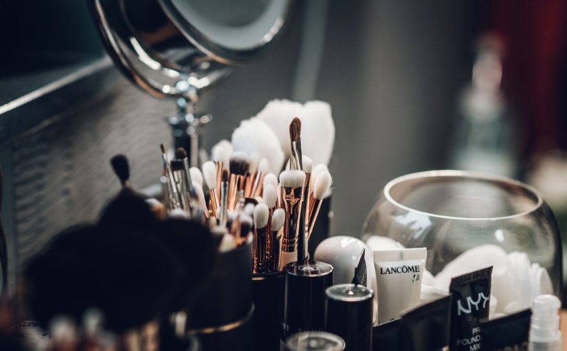 Jak partnerki bardzo zwracają uwagę na własny wygląd? Jak dbać o wygląd – uroda, makijaż , kosmetyki.