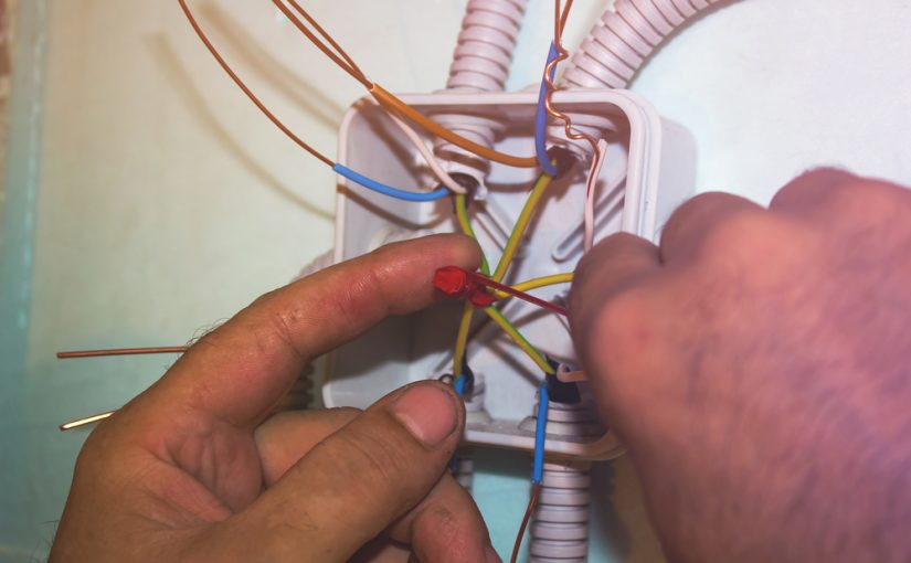 Elektryka w Domu: Innowacyjne Rozwiązania Zapewniające Bezpieczeństwo, Efektywność Energetyczną i Convenience w Codziennym Życiu Lokatorów Współczesnych Nieruchomości.